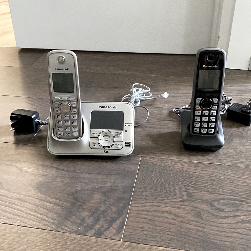 Panasonic Cordless Telephone with Answering Machine and 2 Handsets